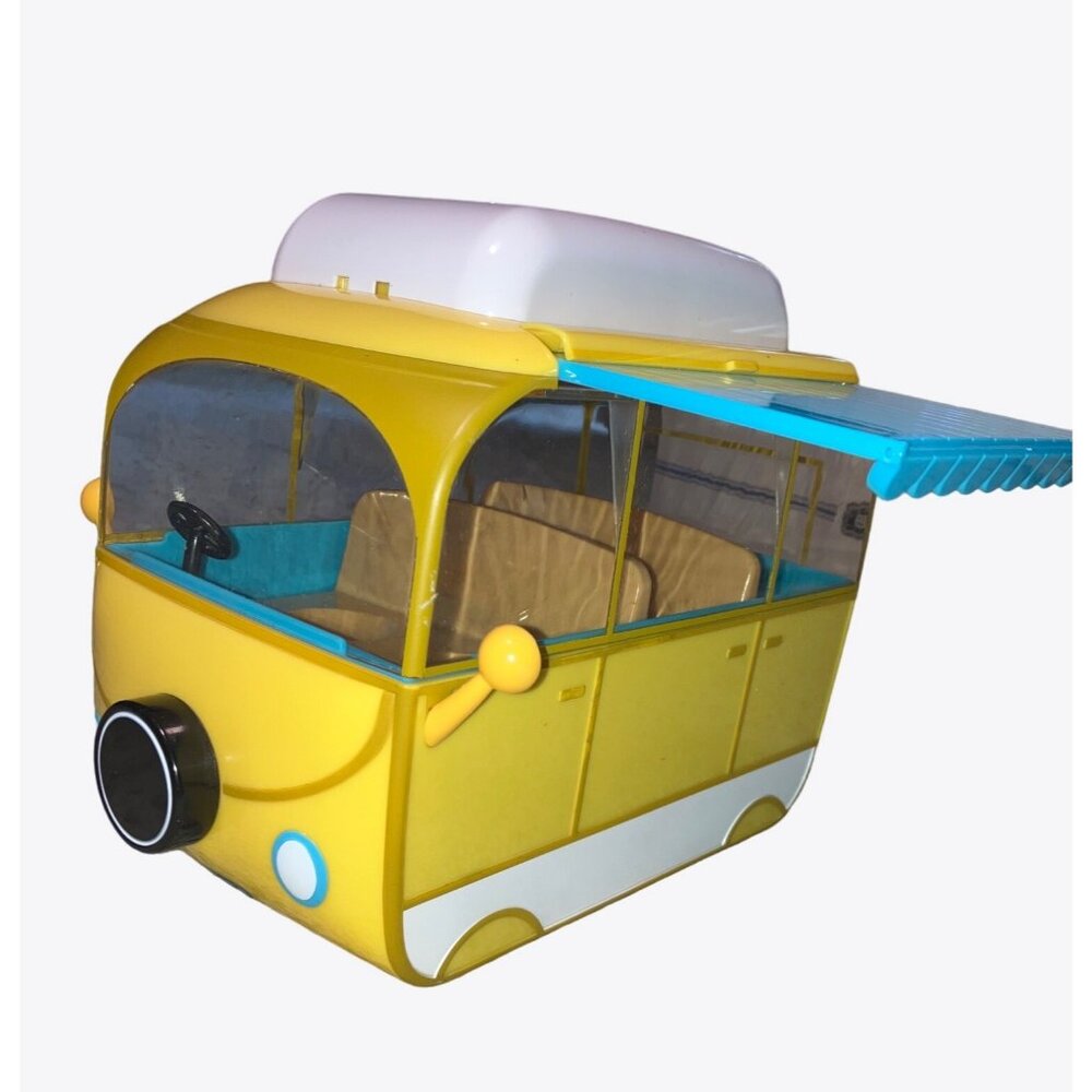 Peppa Pig Family Campervan Camping Playset - Picture 4 of 9